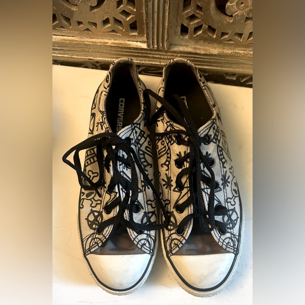 Converse Chuck Taylor Low Top Sneakers Size 3 Juniors Black White Punk Grunge